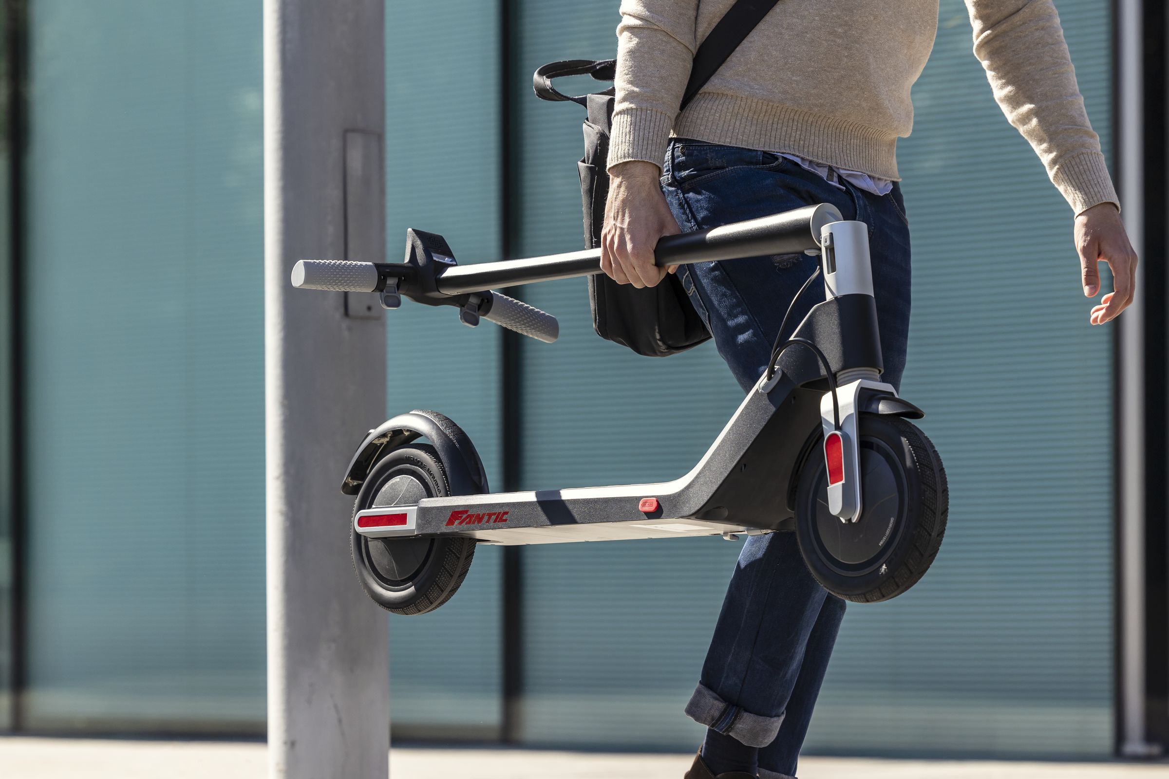 Elektroroller Fantic TX2 – Bild 2